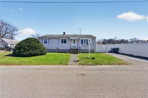 88 Bly St, Warwick, RI 02888