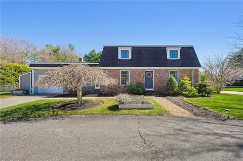 3 Fair Oaks Ln, Greenville, RI 02828