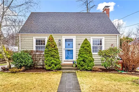 28 Rosegarden St, Warwick, RI 02888