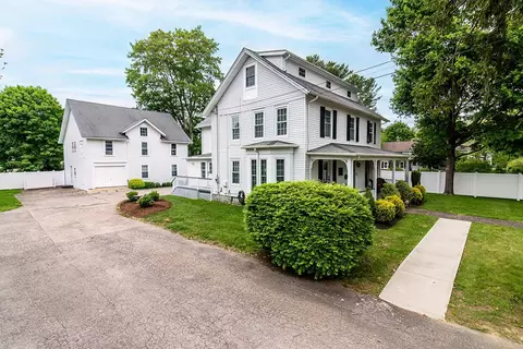 390 Woodruff Ave, South Kingstown, RI 02879