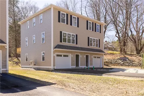 40 Farnum Pike #4, Smithfield, RI 02917