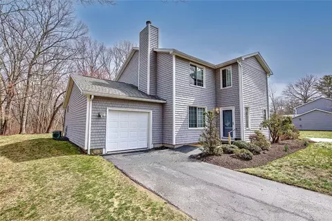 11 Parsley Ln, Saunderstown, RI 02874