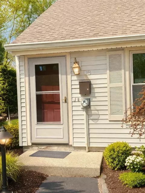 565 Smithfield Rd #D8, North Providence, RI 02904