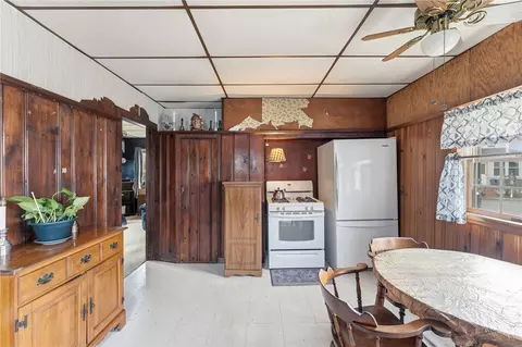 Kitchen - 48 Read St, Riverside, RI 02915 photo 3 of 3