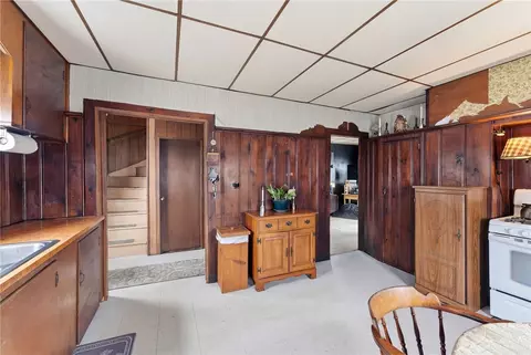 Entry Way - 48 Read St, Riverside, RI 02915 photo 1 of 2