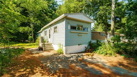 53 Maplewood Dr, Mapleville, RI 02839 photo 1