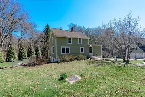 243 S Woody Hill Rd, Westerly, RI 02891