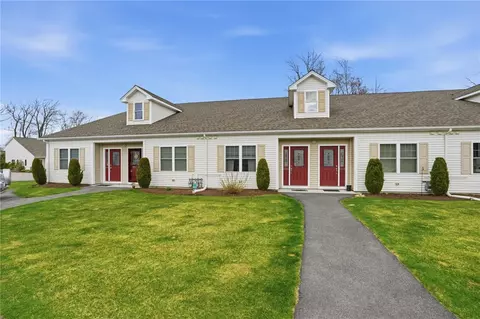 12 Gray Coach Ln #1206, Cranston, RI 02921