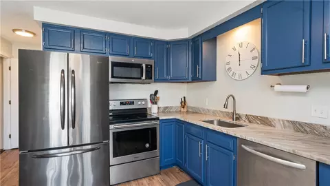Kitchen - 200 Post Rd #610, Warwick, RI 02888 photo 2 of 2