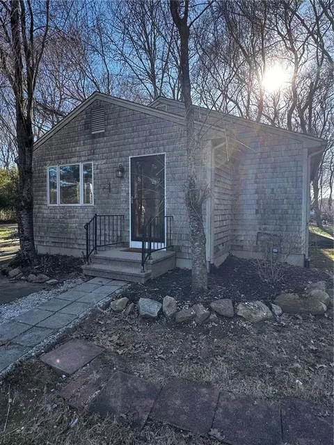 1668 Kingstown Rd, South Kingstown, RI 02879