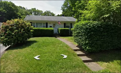 56 Gould St, South Kingstown, RI 02879