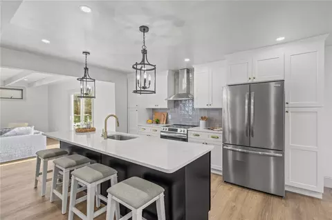 507 Sharon St, Providence, RI 02908