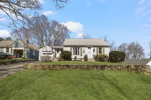 99 Woodland St, Lincoln, RI 02865