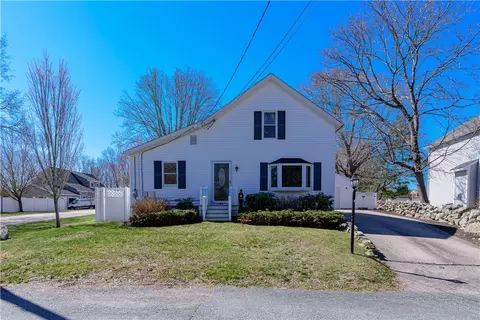 106 Winter St, South Kingstown, RI 02879