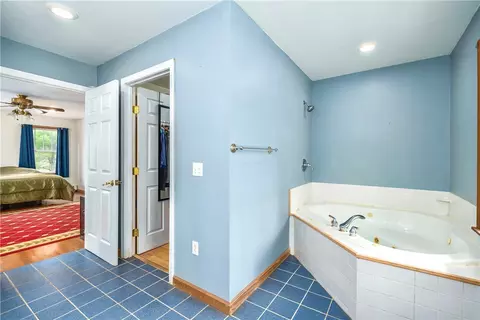 Bath - 542 Spring St, Exeter, RI 02822 photo 3 of 5