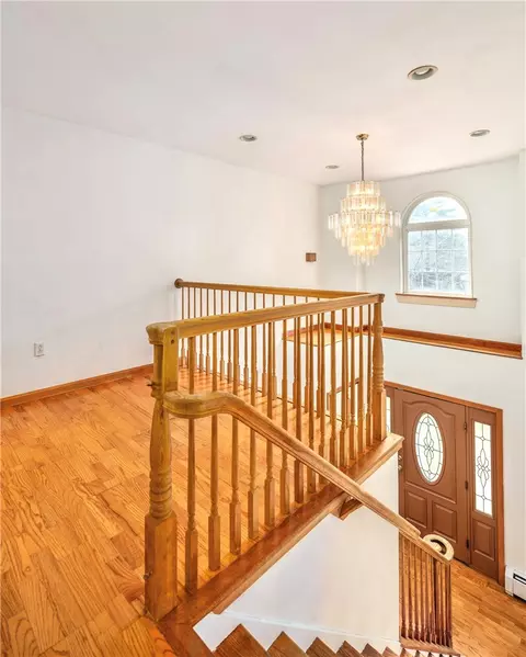 Entry Way - 542 Spring St, Exeter, RI 02822 photo 3 of 7