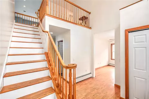 Entry Way - 542 Spring St, Exeter, RI 02822 photo 2 of 7
