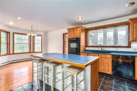 Kitchen - 542 Spring St, Exeter, RI 02822 photo 2 of 3
