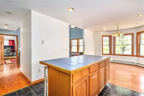 Entry Way - 542 Spring St, Exeter, RI 02822 photo 5 of 7