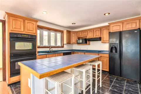 Kitchen - 542 Spring St, Exeter, RI 02822 photo 1 of 3