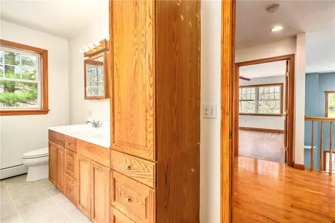 Entry Way - 542 Spring St, Exeter, RI 02822 photo 7 of 7