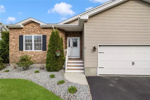 3 Garden Vista Dr #3, Cranston, RI 02920