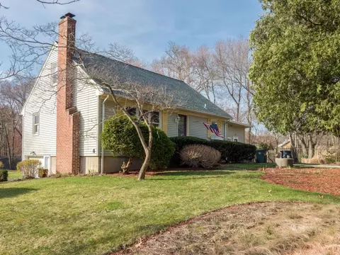 48 Colvintown Rd, Coventry, RI 02816