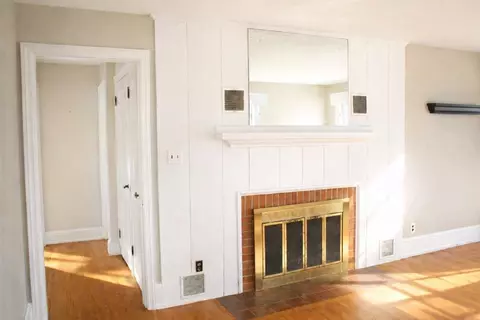 Living - 369 Manor Dr, Warwick, RI 02888 photo 2 of 4