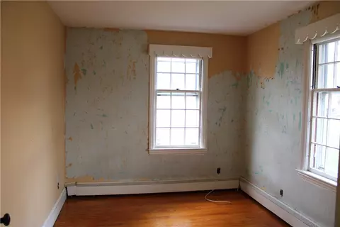 Bedroom - 369 Manor Dr, Warwick, RI 02888 photo 2 of 2