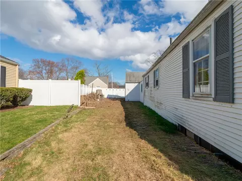 Exterior - 369 Manor Dr, Warwick, RI 02888 photo 6 of 9