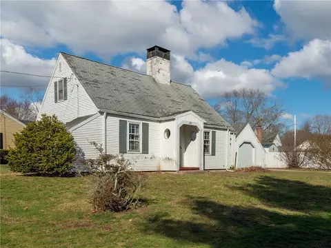 Exterior - 369 Manor Dr, Warwick, RI 02888 photo 4 of 9