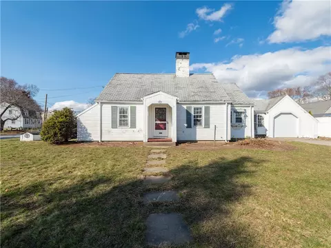 Exterior - 369 Manor Dr, Warwick, RI 02888 photo 3 of 9