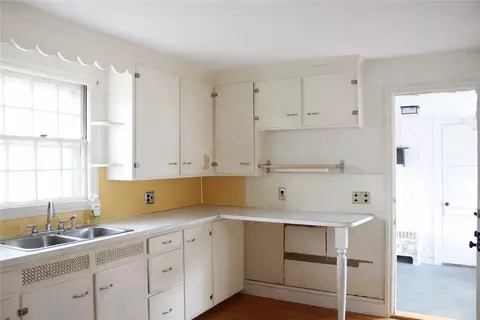 Kitchen - 369 Manor Dr, Warwick, RI 02888 photo 3 of 3