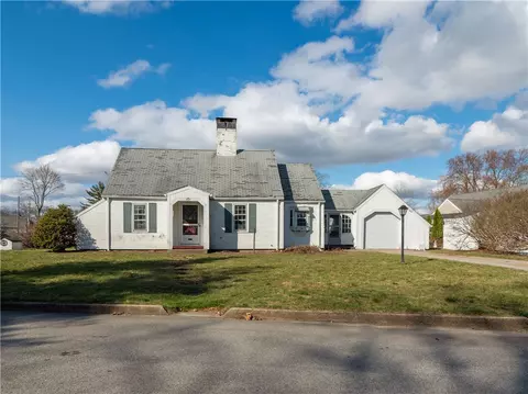 Exterior - 369 Manor Dr, Warwick, RI 02888 photo 9 of 9