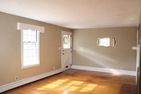 Living - 369 Manor Dr, Warwick, RI 02888 photo 1 of 4