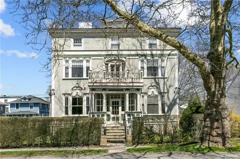 20 Berkeley Ave #5, Newport, RI 02840