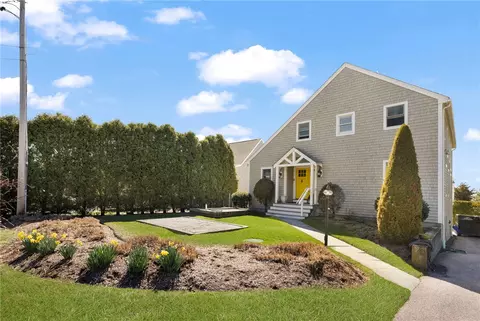 109 Umiak Ave, Jamestown, RI 02835