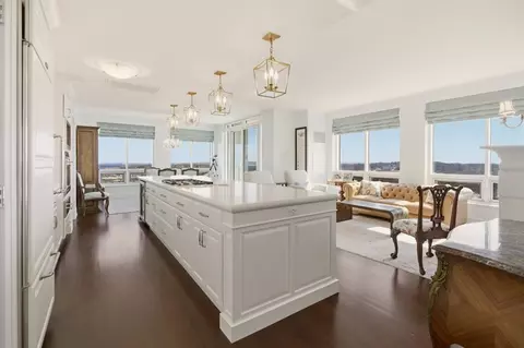 1 Tower Dr #1806, Portsmouth, RI 02871