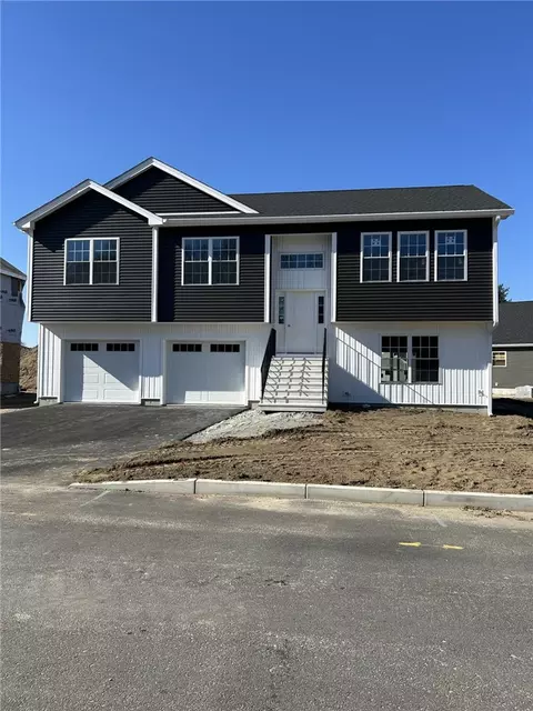 51 Red Maple Ln, Warwick, RI 02886