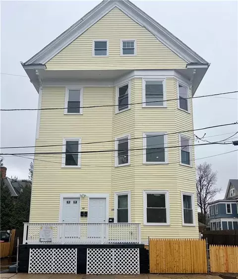 98 Whitmarsh St, Providence, RI 02907