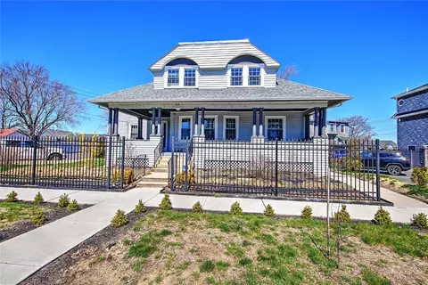 300 Farmington Ave, Cranston, RI 02920