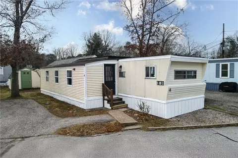 4 Lane 3 Ln, Coventry, RI 02816