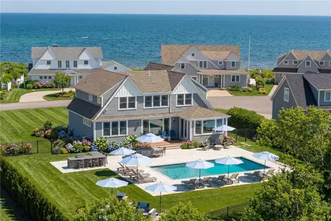 1048 Ocean Rd, Narragansett, RI 02882
