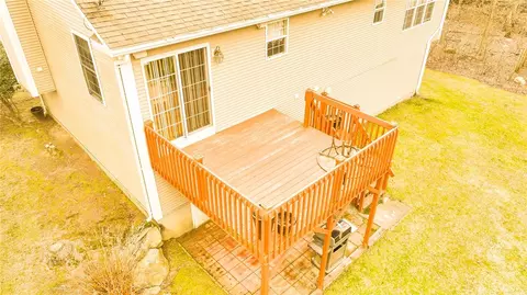 Exterior - 367 Commonwealth Ave, Warwick, RI 02886 photo 3 of 5