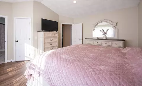Bedroom - 367 Commonwealth Ave, Warwick, RI 02886 photo 3 of 7