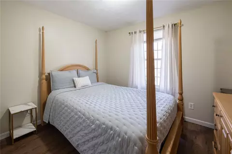 Bedroom - 367 Commonwealth Ave, Warwick, RI 02886 photo 6 of 7