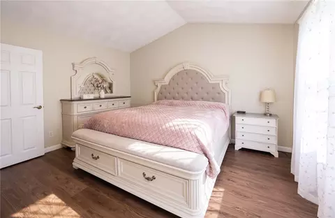 Bedroom - 367 Commonwealth Ave, Warwick, RI 02886 photo 2 of 7