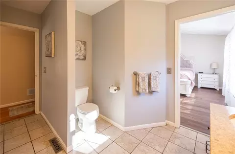Entry Way - 367 Commonwealth Ave, Warwick, RI 02886 photo 3 of 3
