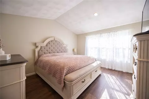 Bedroom - 367 Commonwealth Ave, Warwick, RI 02886 photo 1 of 7