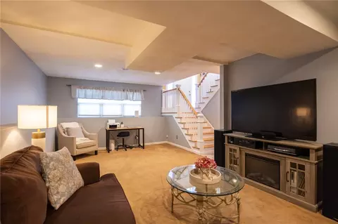 Living - 367 Commonwealth Ave, Warwick, RI 02886 photo 7 of 8